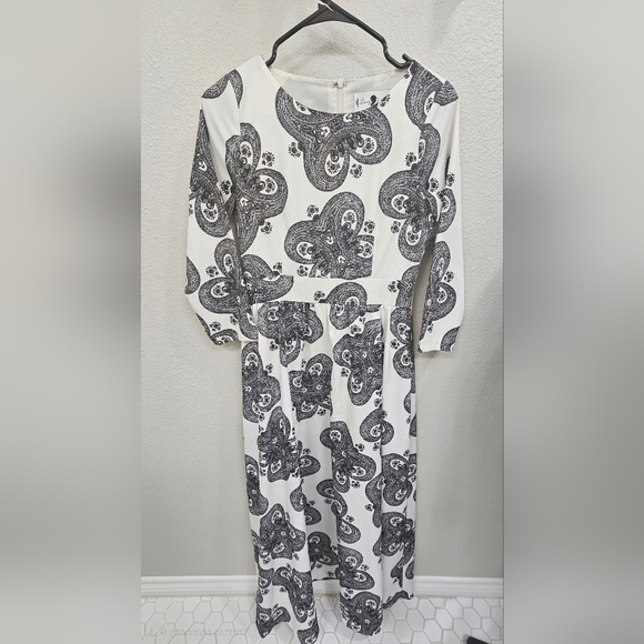 Dainty Jewells Monochrome Paisley Long Sleeve Dress - Picture 1 of 4
